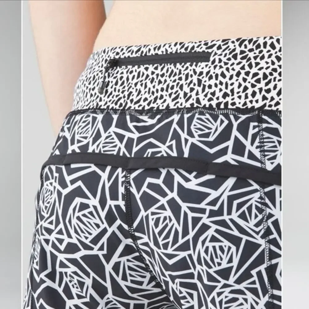 Lululemon run speed shorts, black and white posey / miss mosaic Size 8
